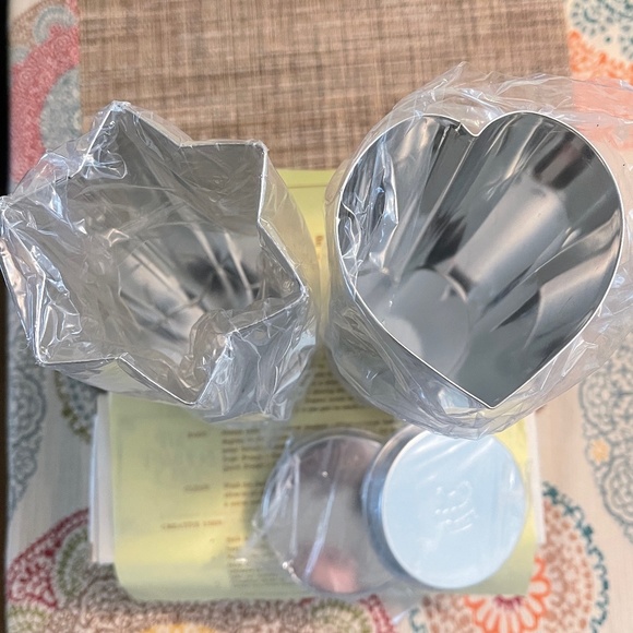 NEW NIB Pampered Chef Valtrompia Bread Tubes Set of 2 HEART STAR Holiday Baking - Picture 3 of 6